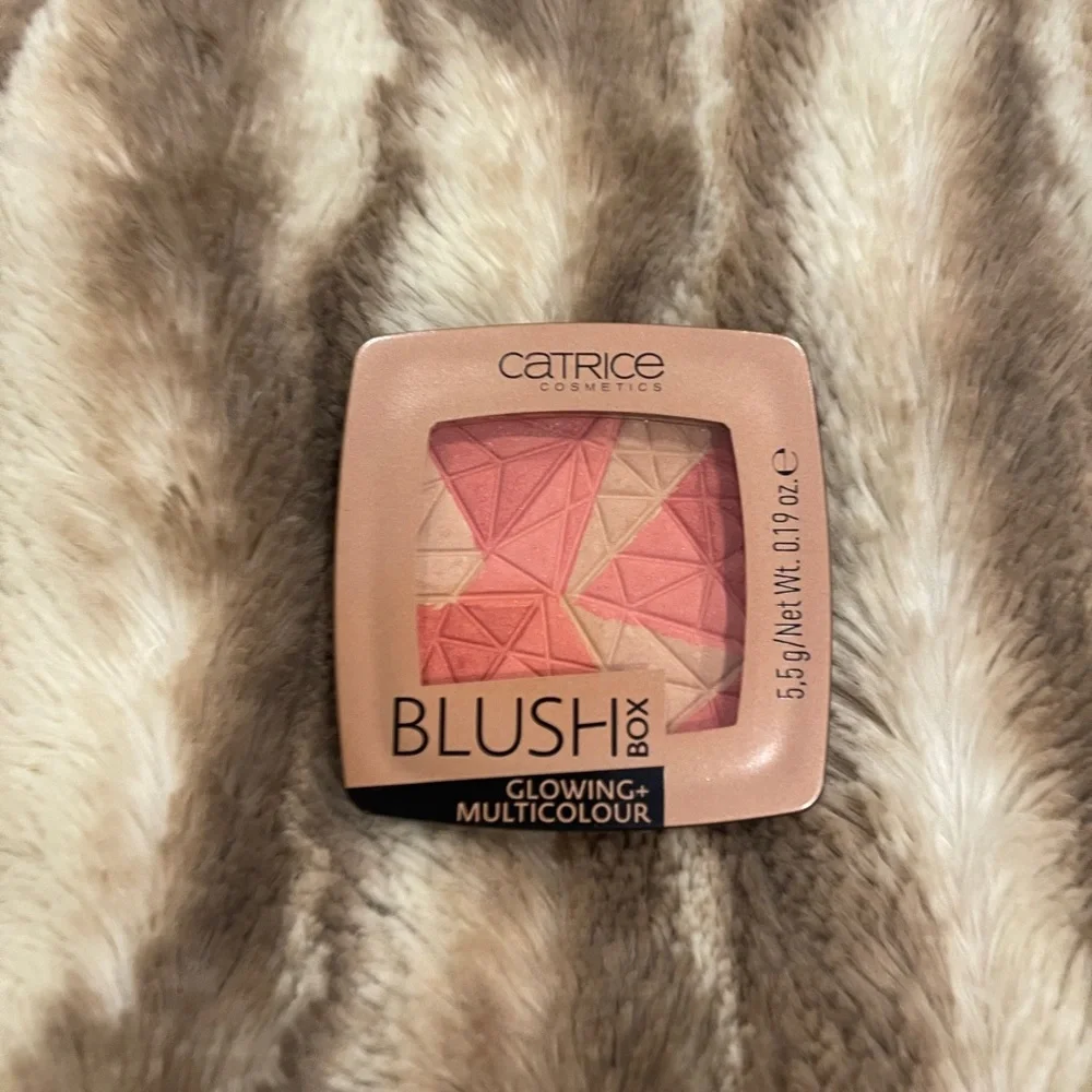Catrice Blush Box Glowing + Multicolour in 010 Dolce Vita
